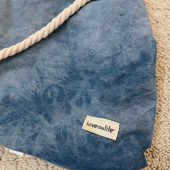 “LOVE THIS LIFE” 🏝 Super Cute Denim Backpack tote - Picture 4 of 8